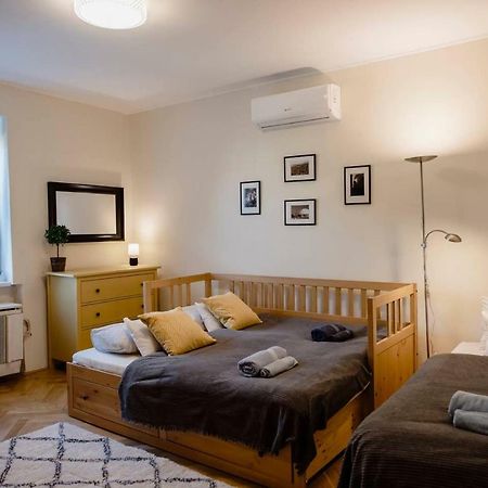 Viola Family Apartman Free Parking Pecs Exterior photo
